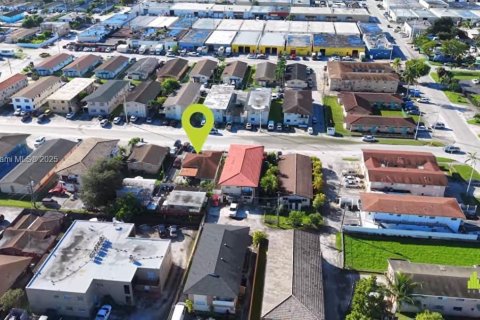 Immobilier commercial à vendre à Hialeah, Floride: 151.15 m2 № 1945756 - photo 3