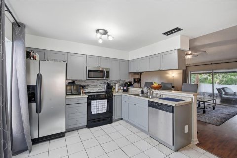 House in Riverview, Florida 3 bedrooms, 117.34 sq.m. № 2201704 - photo 13