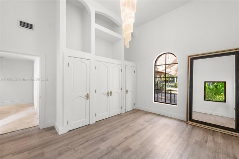 House in Sunny Isles Beach, Florida 9 bedrooms № 2055105 - photo 25