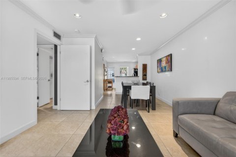 Condo in Davie, Florida, 2 bedrooms  № 2047542 - photo 8