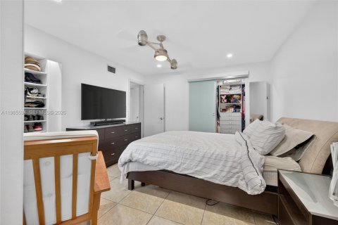 Condo in Davie, Florida, 2 bedrooms  № 2047542 - photo 20