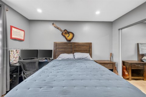 Condo in Davie, Florida, 2 bedrooms  № 2047542 - photo 27