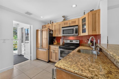 Condo in Davie, Florida, 2 bedrooms  № 2047542 - photo 16