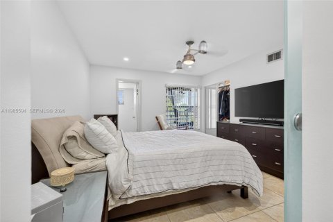 Condo in Davie, Florida, 2 bedrooms  № 2047542 - photo 18