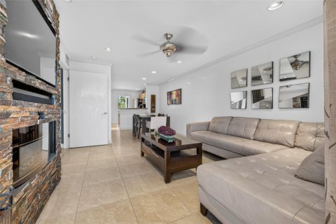 Condo in Davie, Florida, 2 bedrooms  № 2047542 - photo 5