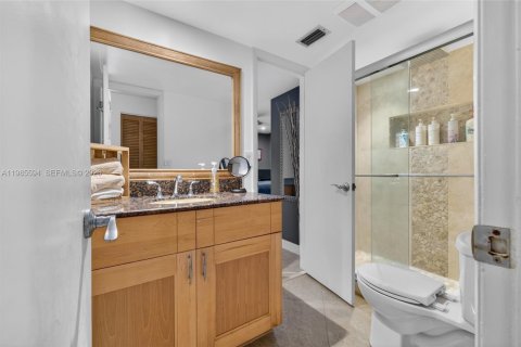 Condo in Davie, Florida, 2 bedrooms  № 2047542 - photo 24