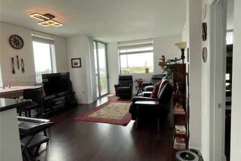 Купить кондоминиум в Холливуд, Флорида 3 спальни, 141.4м2, № 1958415 - фото 1