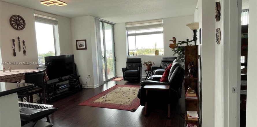 Кондоминиум с 3 спальнями в Холливуд, Флорида № 1958415