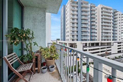 Condo in Hollywood, Florida, 3 bedrooms № 1958415 - photo 24