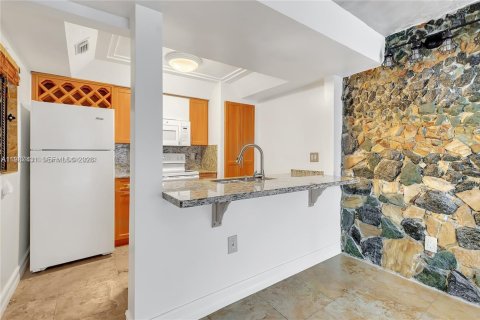 Condominio en venta en Hialeah, Florida, 3 dormitorios, 91.04 m2 № 2187825 - foto 15