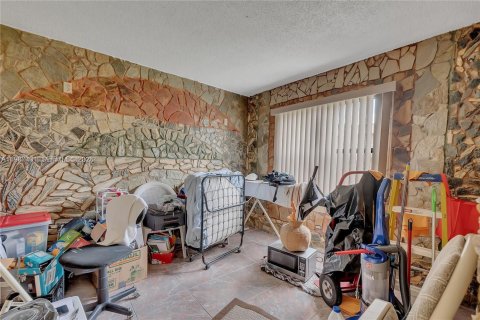 Condominio en venta en Hialeah, Florida, 3 dormitorios, 91.04 m2 № 2187825 - foto 14