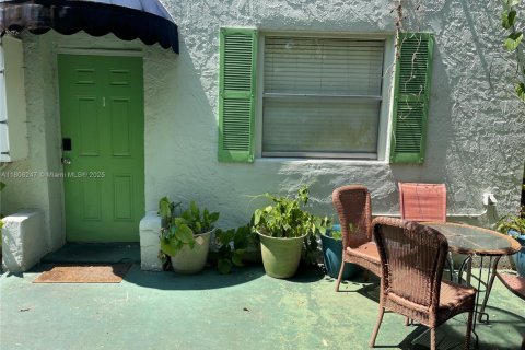 Appartement à louer à Miami, Floride: 1 chambre, 313.82 m2 № 1865054 - photo 1