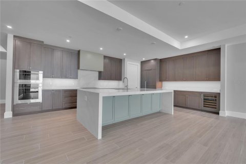 Condo in Sarasota, Florida, 3 bedrooms  № 2266543 - photo 9