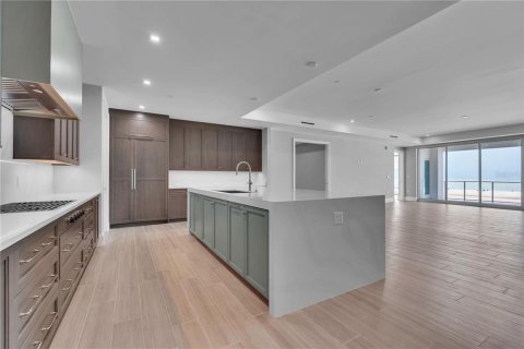 Condo in Sarasota, Florida, 3 bedrooms  № 2266543 - photo 8