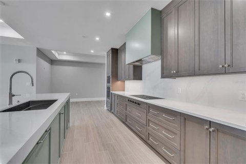 Condo in Sarasota, Florida, 3 bedrooms  № 2266543 - photo 11