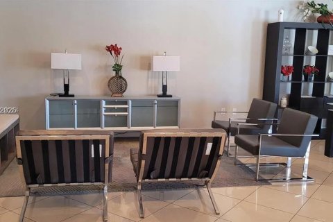 Condo in Sunrise, Florida, 2 bedrooms  № 1995000 - photo 10