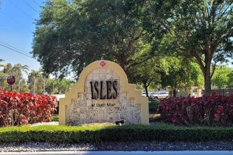 Condo in Sunrise, Florida, 2 bedrooms  № 1995000