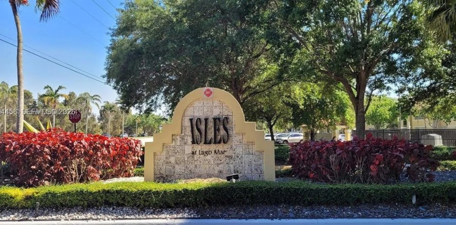 Condo in Sunrise, Florida, 2 bedrooms  № 1995000