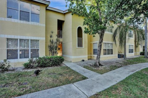 Condo in Sunrise, Florida, 2 bedrooms  № 1995000 - photo 25