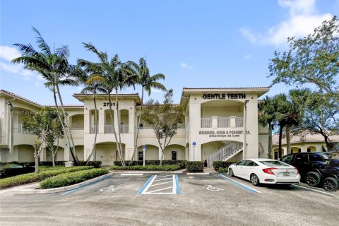 Propiedad comercial en venta en Weston, Florida № 1869944 - foto 1