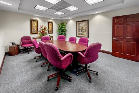 Propiedad comercial en venta en Weston, Florida № 1869944 - foto 6