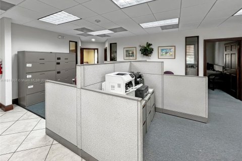Propiedad comercial en venta en Weston, Florida № 1869944 - foto 9