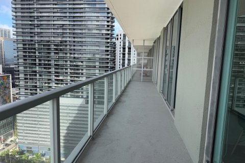 Condo in Miami, Florida, 2 bedrooms  № 2052929 - photo 23