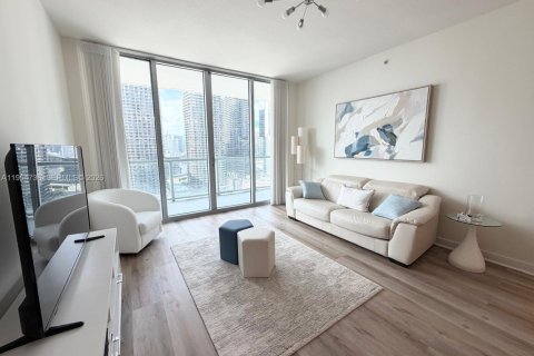 Condo in Miami, Florida, 2 bedrooms  № 2052929 - photo 2