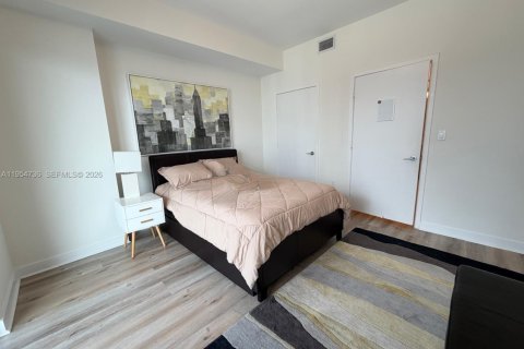 Condo in Miami, Florida, 2 bedrooms  № 2052929 - photo 13