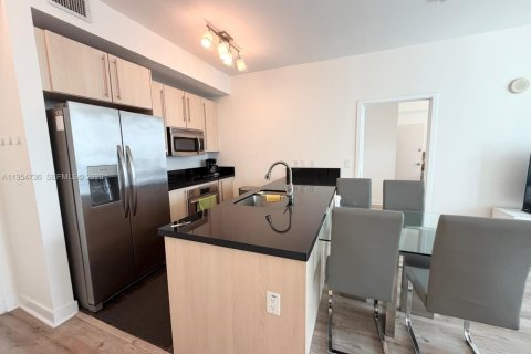Condo in Miami, Florida, 2 bedrooms  № 2052929 - photo 6
