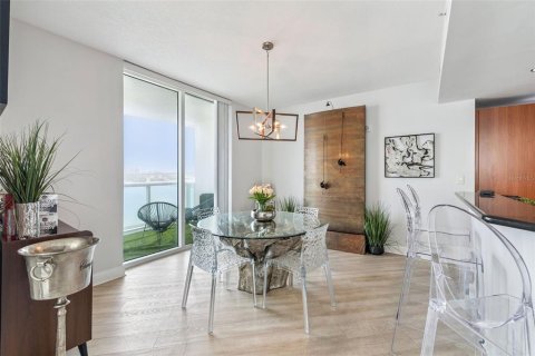 Condo in Holly Hill, Florida, 3 bedrooms № 2202872 - photo 19
