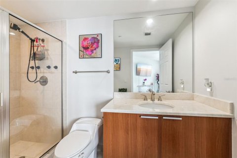 Condo in Holly Hill, Florida, 3 bedrooms № 2202872 - photo 13
