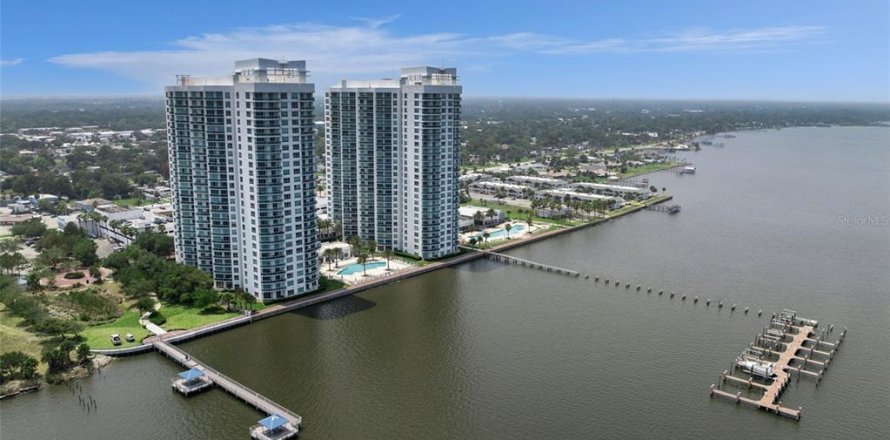 Condo in Holly Hill, Florida, 3 bedrooms № 2202872