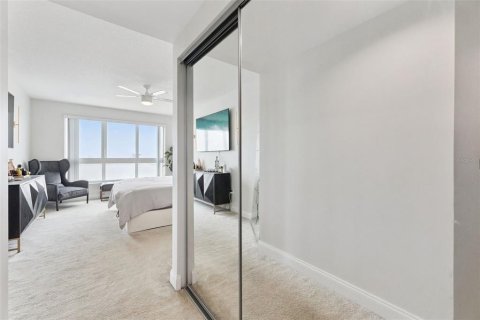 Condo in Holly Hill, Florida, 3 bedrooms № 2202872 - photo 7