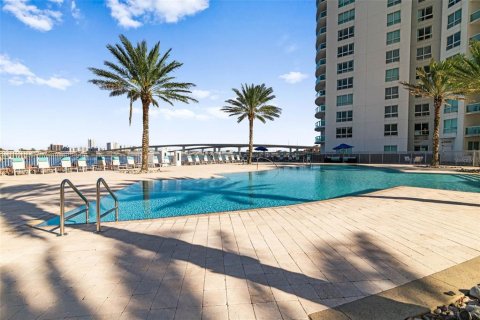 Condo in Holly Hill, Florida, 3 bedrooms № 2202872 - photo 23