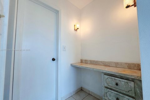 Condominio en venta en Aventura, Florida, 1 dormitorio, 71.35 m2 № 1870075 - foto 20