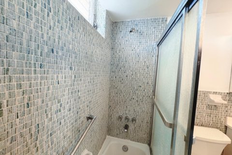 Condominio en venta en Aventura, Florida, 1 dormitorio, 71.35 m2 № 1870075 - foto 19