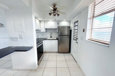 Condominio en venta en Aventura, Florida, 1 dormitorio, 71.35 m2 № 1870075 - foto 4