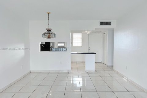 Condominio en venta en Aventura, Florida, 1 dormitorio, 71.35 m2 № 1870075 - foto 11
