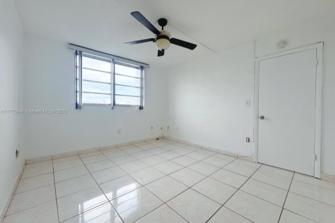 Condominio en venta en Aventura, Florida, 1 dormitorio, 71.35 m2 № 1870075 - foto 13