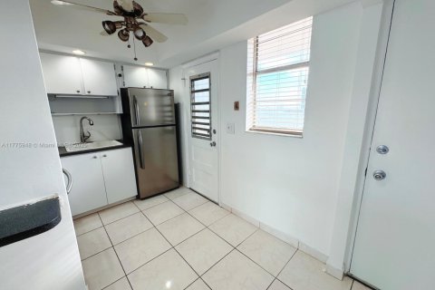 Condominio en venta en Aventura, Florida, 1 dormitorio, 71.35 m2 № 1870075 - foto 6
