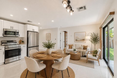 House in Lake Worth, Florida 3 bedrooms, 125.88 sq.m. № 2392008 - photo 4