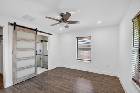 House in Lake Worth, Florida 3 bedrooms, 125.88 sq.m. № 2392008 - photo 10