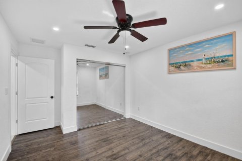 House in Lake Worth, Florida 3 bedrooms, 125.88 sq.m. № 2392008 - photo 14