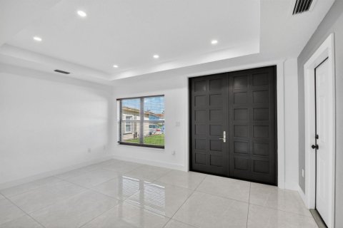 House in Lake Worth, Florida 3 bedrooms, 125.88 sq.m. № 2392008 - photo 7