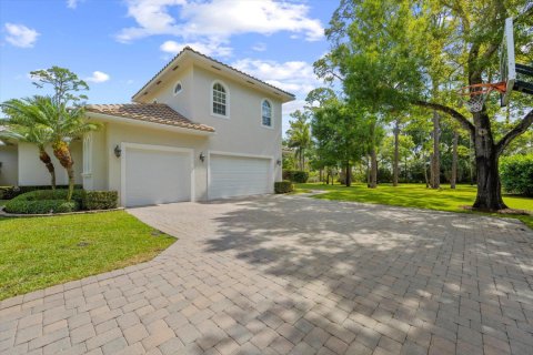 House in Wellington, Florida 5 bedrooms, 432.83 sq.m. № 1151754 - photo 1