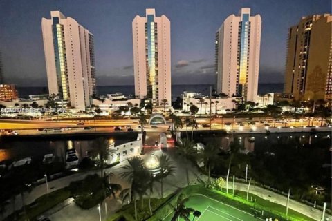 Condominio en venta en Sunny Isles Beach, Florida, 2 dormitorios, 142.14 m2 № 1982119 - foto 29