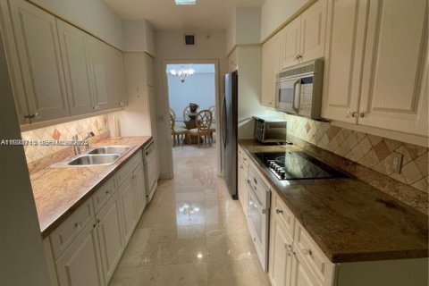 Condominio en venta en Sunny Isles Beach, Florida, 2 dormitorios, 142.14 m2 № 1982119 - foto 22