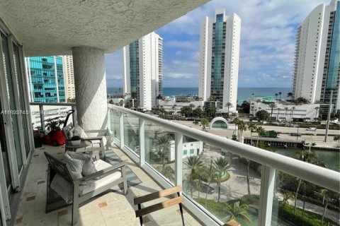 Condominio en venta en Sunny Isles Beach, Florida, 2 dormitorios, 142.14 m2 № 1982119 - foto 5