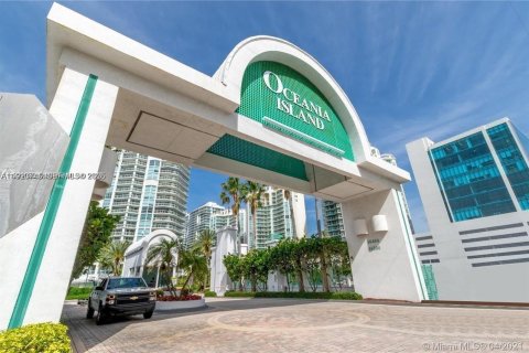 Condominio en venta en Sunny Isles Beach, Florida, 2 dormitorios, 142.14 m2 № 1982119 - foto 4